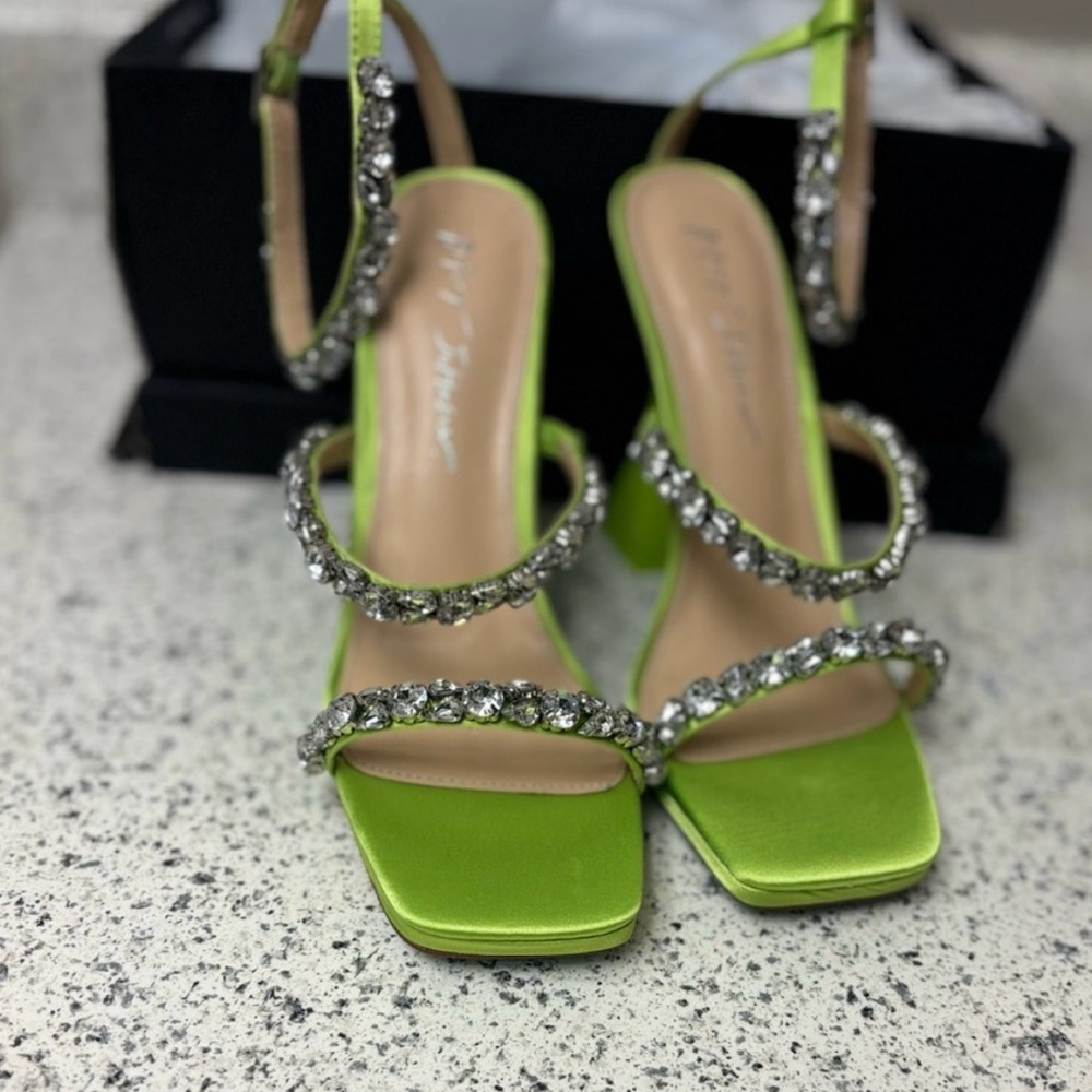 Betsey Johnson SB-Perry Bright Citron Sandals - Picture 3 of 5